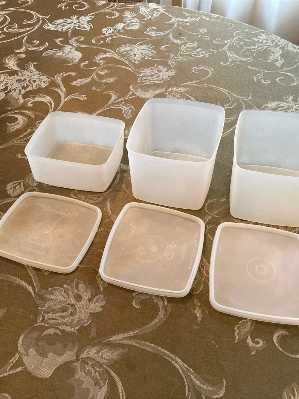 Set of 3 Tupperware Plastic Food Storage Containers with Lids